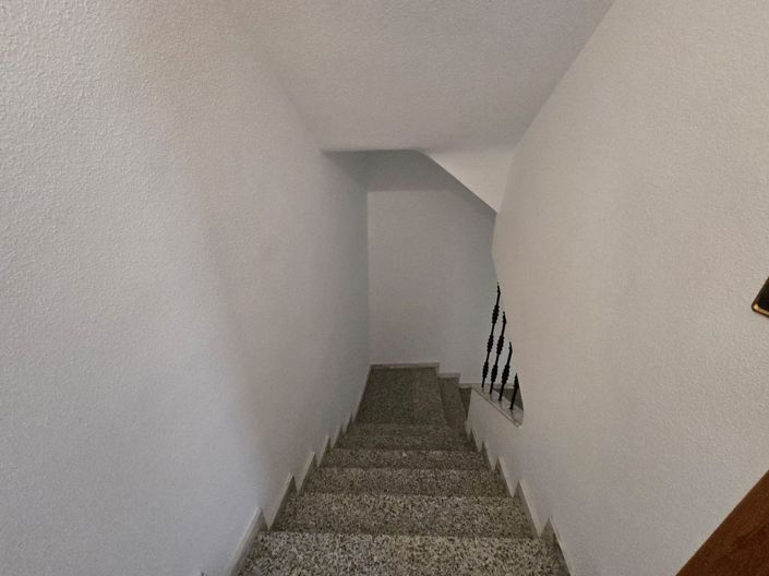 Image No.13-4 Bed Townhouse for sale