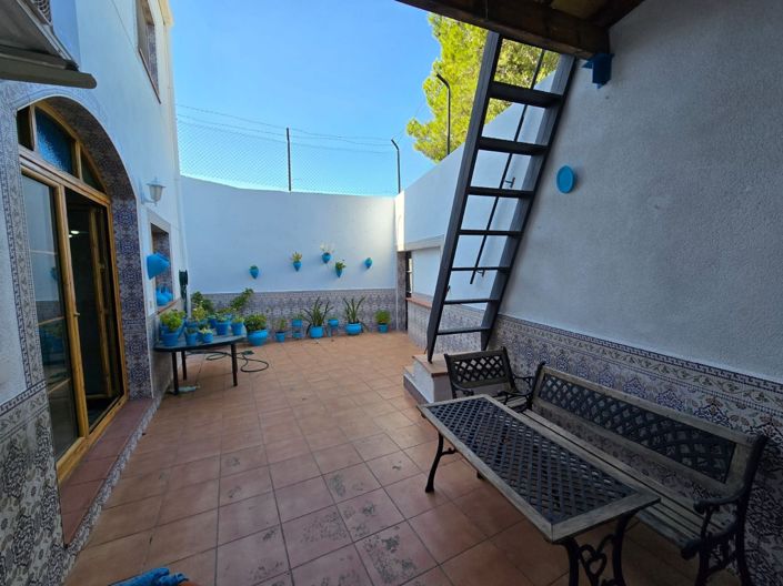 Image No.15-4 Bed Townhouse for sale