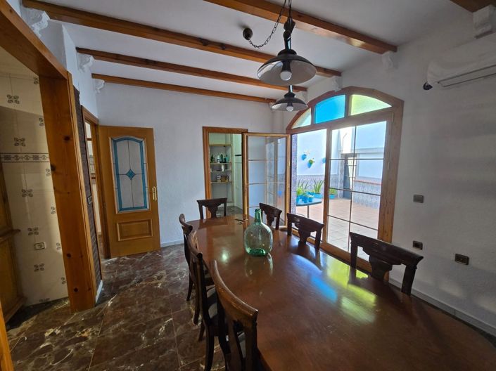 Image No.16-4 Bed Townhouse for sale