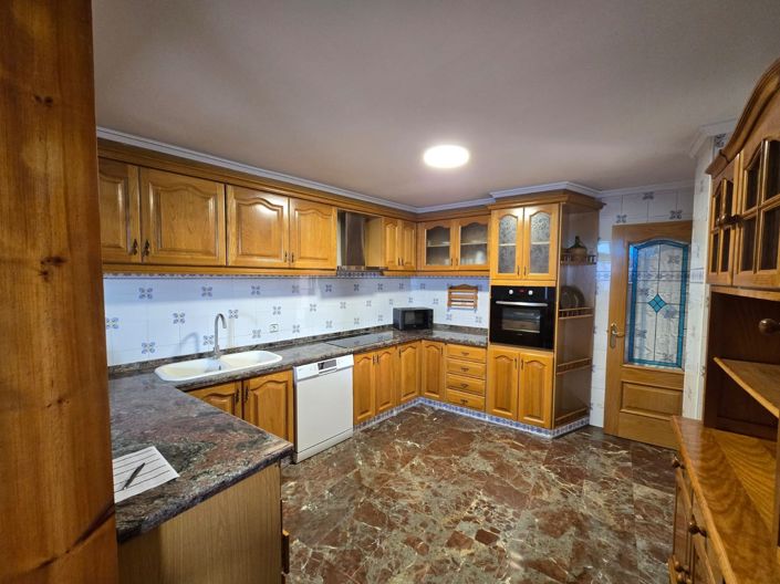 Image No.5-4 Bed Townhouse for sale