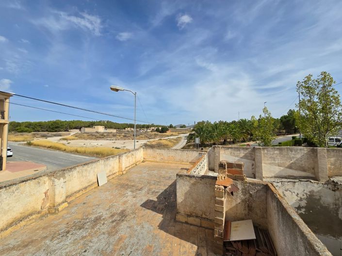 Image No.48-5 Bed Townhouse for sale