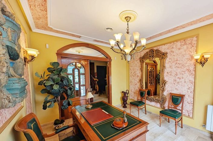 Image No.12-8 Bed Country House for sale