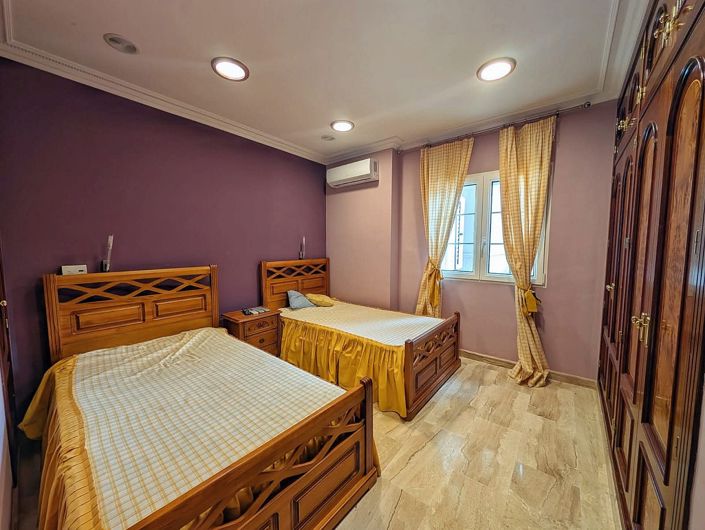 Image No.17-8 Bed Country House for sale