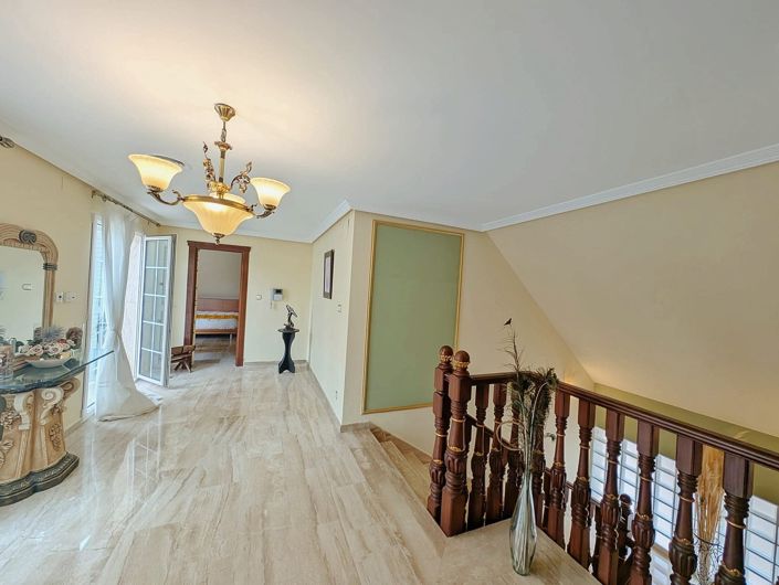 Image No.19-8 Bed Country House for sale