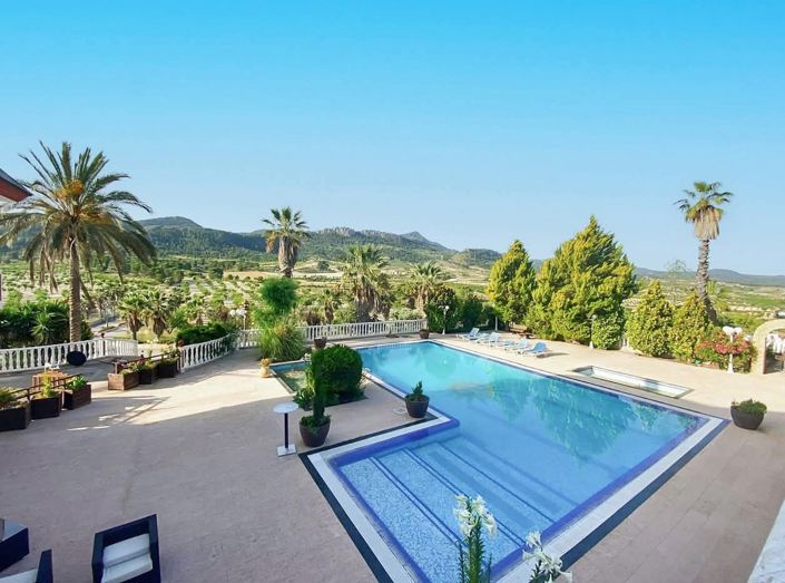 Image No.2-Maison de campagne de 8 chambres à vendre à Jumilla