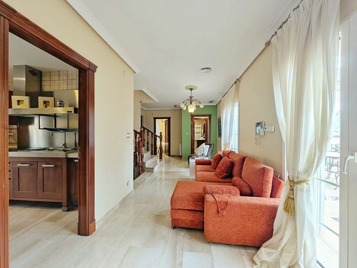 Image No.41-8 Bed Country House for sale