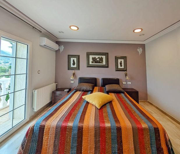 Image No.44-8 Bed Country House for sale