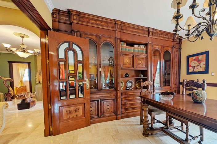 Image No.54-8 Bed Country House for sale