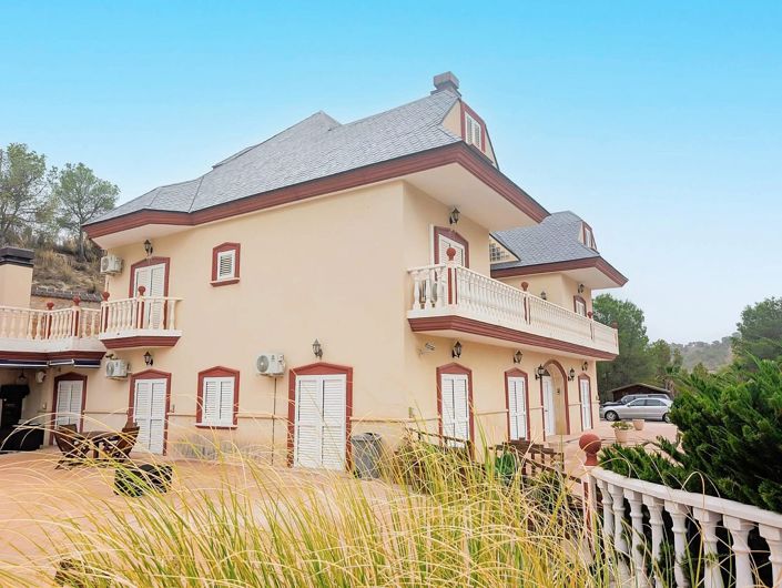 Image No.55-8 Bed Country House for sale