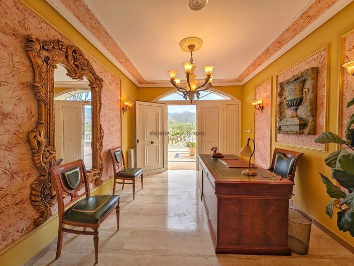 Image No.6-8 Bed Country House for sale