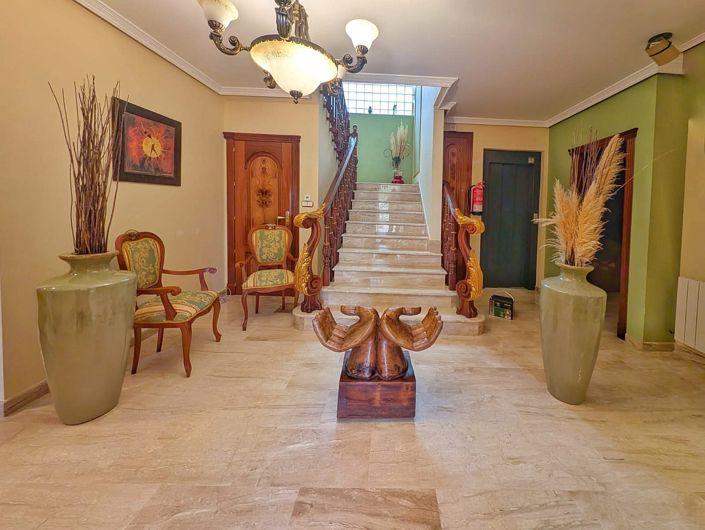 Image No.7-8 Bed Country House for sale