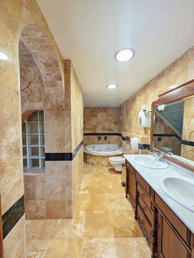 Image No.9-8 Bed Country House for sale