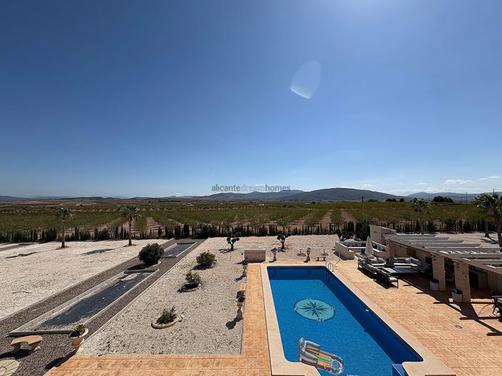 Image No.10-Villa de 4 chambres à vendre à Pinoso