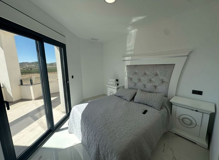 Image No.17-4 Bed Villa for sale