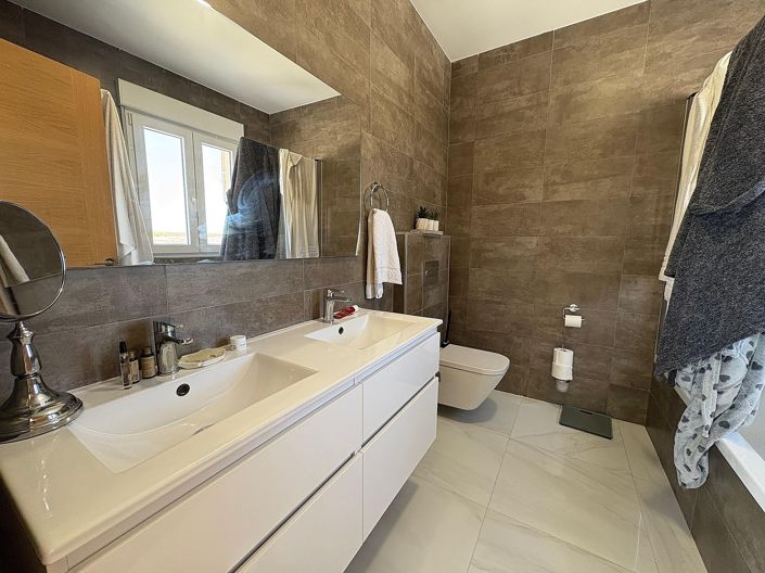 Image No.18-4 Bed Villa for sale