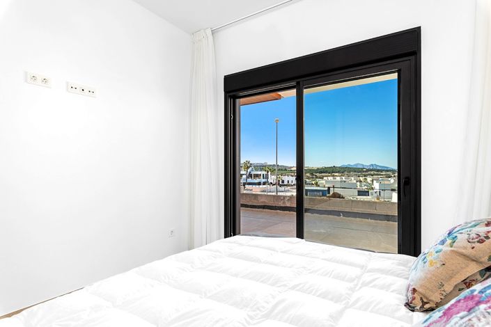 Image No.11-3 Bed Apartment for sale
