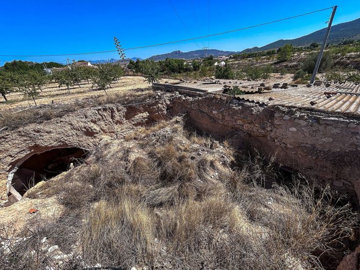 Image No.12-3 Bed Country House for sale