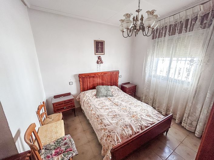 Image No.11-3 Bed Townhouse for sale