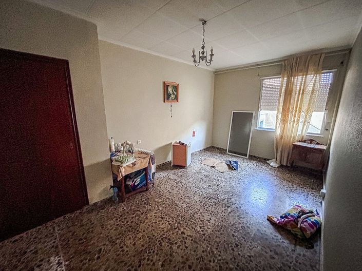 Image No.10-6 Bed Townhouse for sale