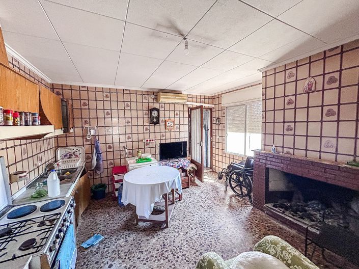 Image No.15-6 Bed Townhouse for sale