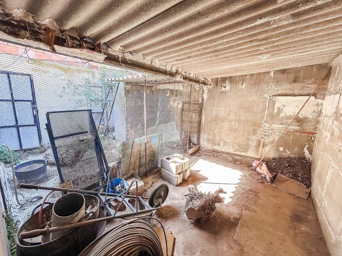 Image No.18-6 Bed Townhouse for sale