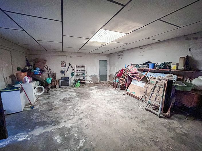 Image No.21-6 Bed Townhouse for sale