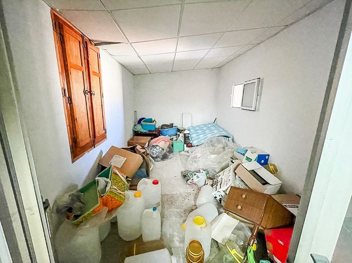 Image No.24-6 Bed Townhouse for sale