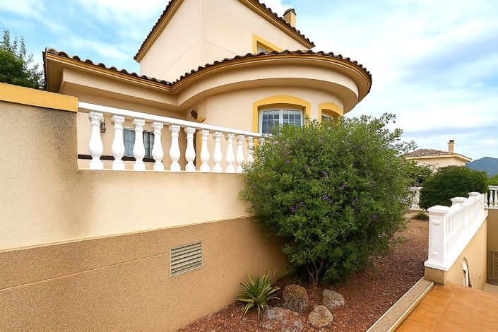 Image No.1-4 Bed Villa for sale