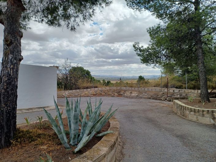 Image No.18-3 Bed Country House for sale