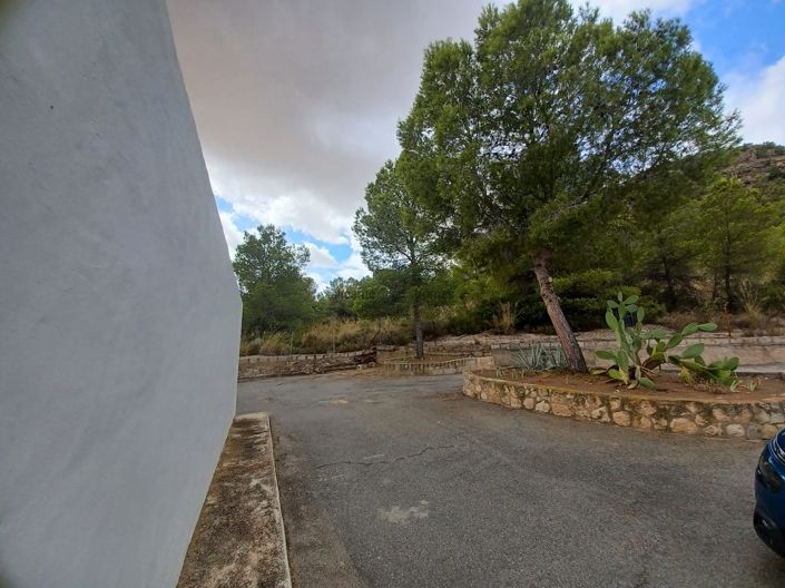 Image No.20-3 Bed Country House for sale