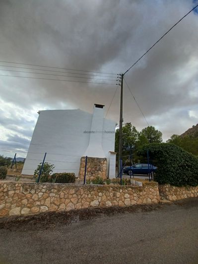 Image No.27-3 Bed Country House for sale