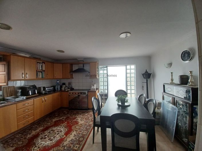 Image No.42-3 Bed Country House for sale