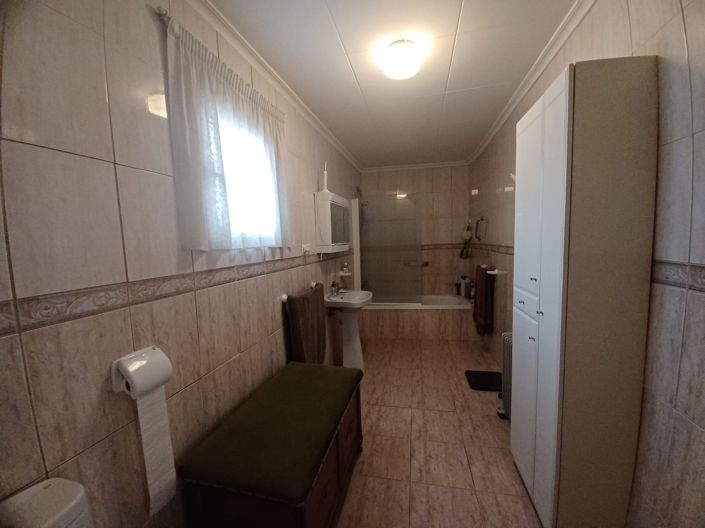 Image No.50-3 Bed Country House for sale