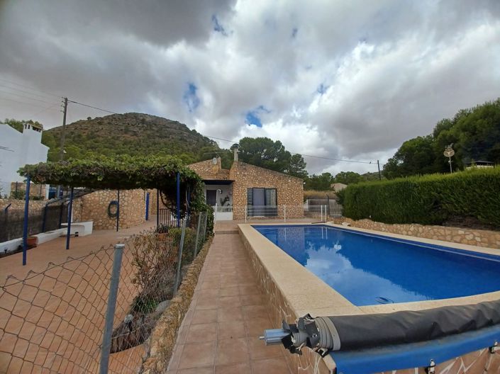 Image No.6-3 Bed Country House for sale