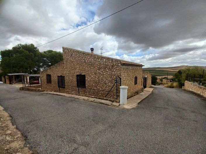 Image No.7-3 Bed Country House for sale