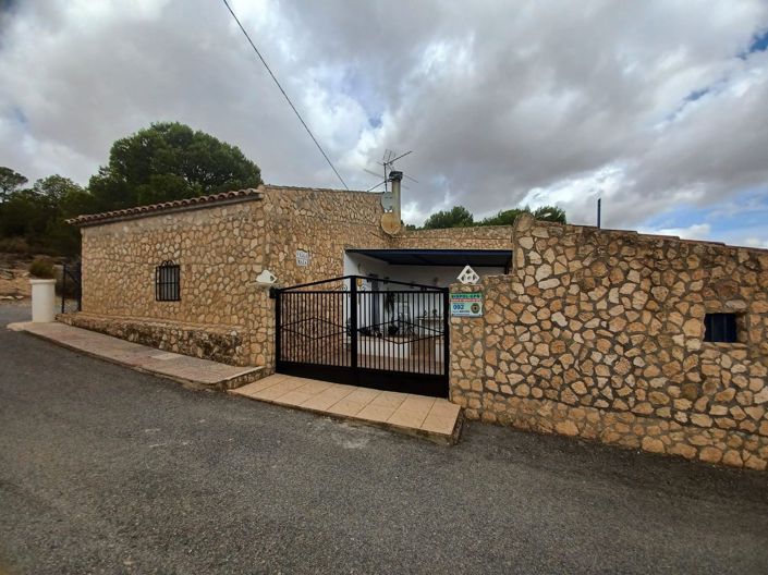 Image No.8-3 Bed Country House for sale