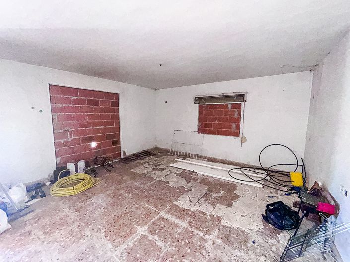 Image No.13-4 Bed Property for sale