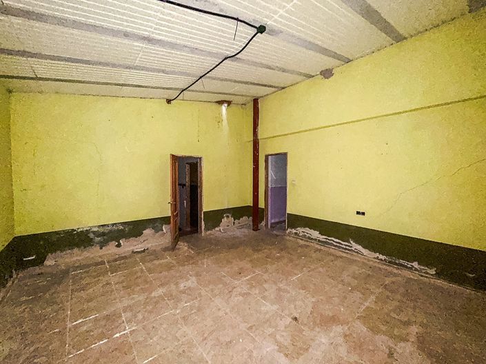 Image No.17-4 Bed Property for sale