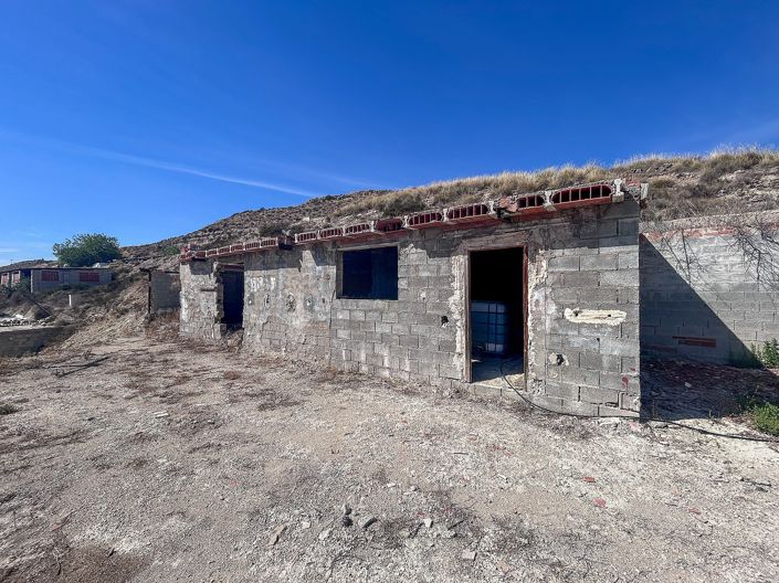 Image No.24-4 Bed Property for sale