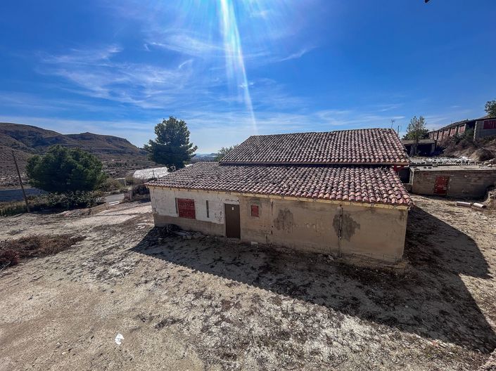 Image No.7-4 Bed Property for sale