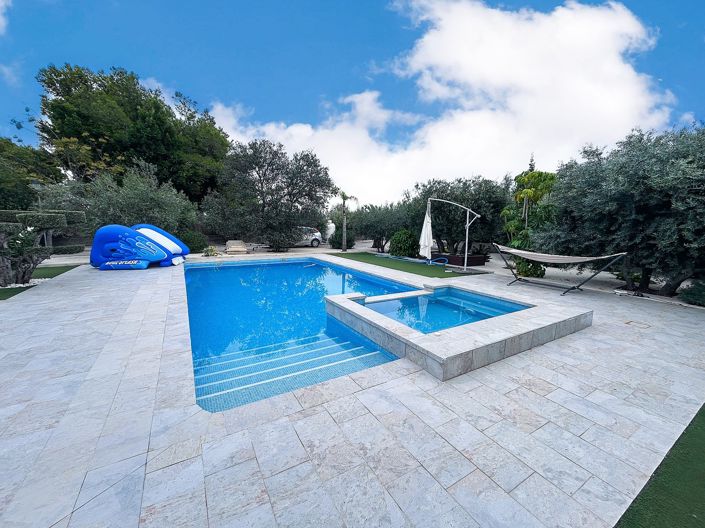 Image No.2-3 Bed Villa for sale