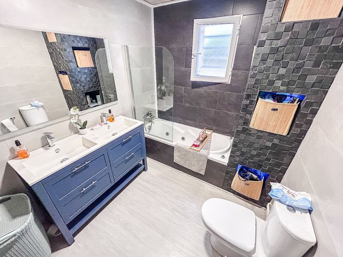 Image No.29-3 Bed Villa for sale