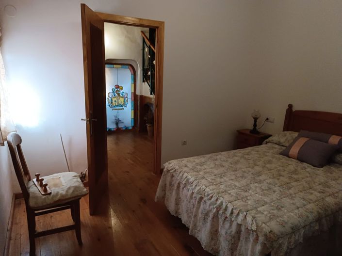 Image No.18-6 Bed Country House for sale