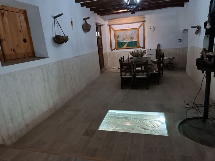 Image No.25-6 Bed Country House for sale