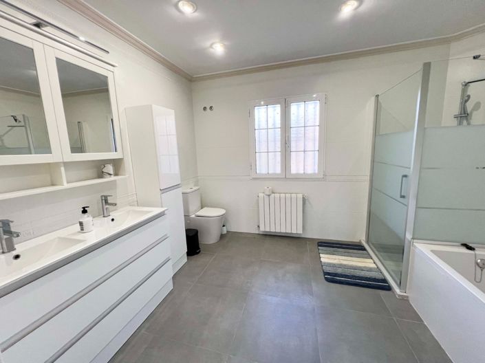 Image No.33-5 Bed Villa for sale