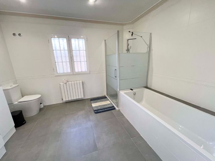 Image No.34-5 Bed Villa for sale