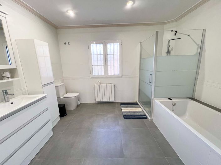 Image No.35-5 Bed Villa for sale