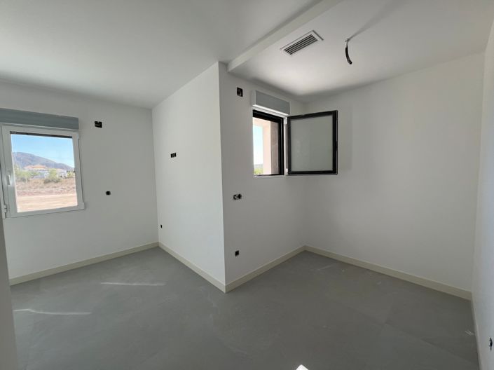 Image No.34-3 Bed Villa for sale