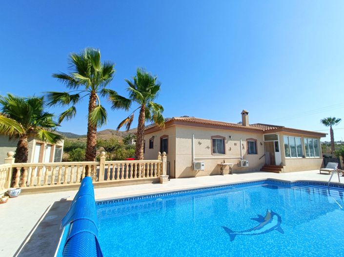 Image No.1-Villa de 3 chambres à vendre à Alicante