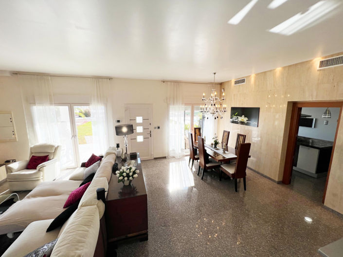 Image No.21-5 Bed Villa for sale